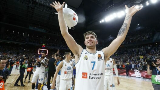 Luka Doncic devient le plus jeune joueur en triple double en Espagne