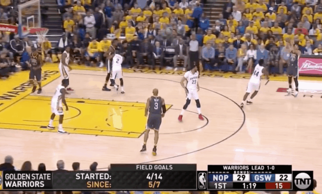 Stephen Curry a fêté son retour avec une action insolente