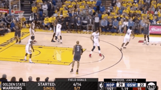 Stephen Curry a fêté son retour avec une action insolente