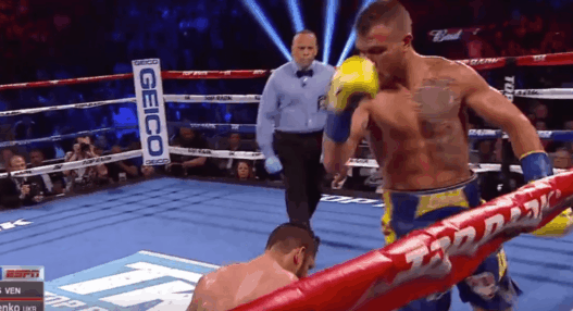 Vasyl Lomachenko s’impose par TKO pour rentrer dans l’histoire