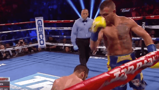 Vasyl Lomachenko s’impose par TKO pour rentrer dans l’histoire