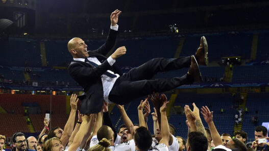 Les hommages à Zinedine Zidane après l'annonce de son départ