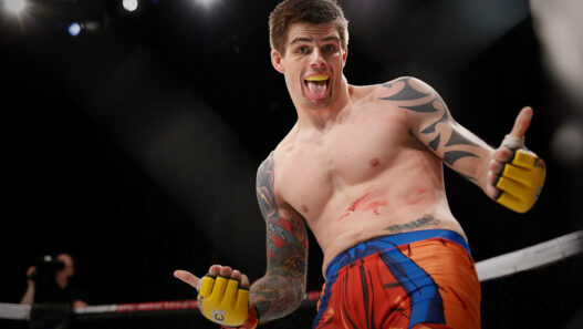 Craig White a perdu 21 kilos en 2 semaines pour ses d&eacute;buts &agrave; l&rsquo;UFC