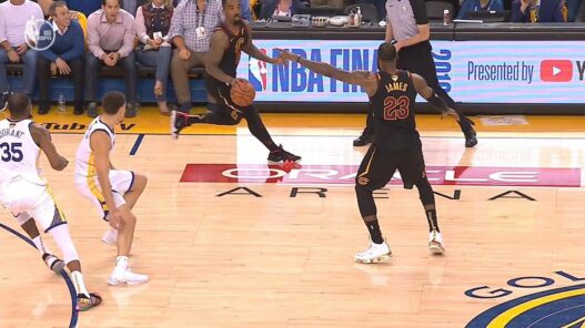 JR Smith LeBron James Game 1 Warriors