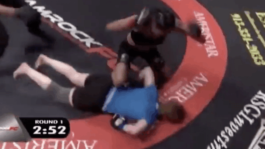 Énorme KO après 9 secondes en MMA Féminin