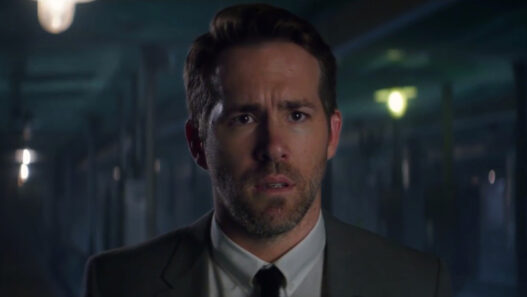 Ryan Reynolds Triangle Bermudes
