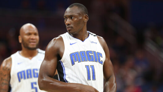 Biyombo débarque aux Hornets dans un trade à trois équipes