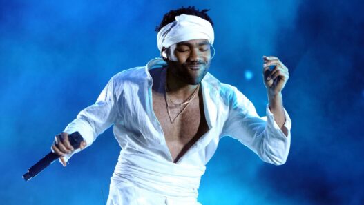 Summertime Magic et Feels Like Summer - Childish Gambino sort deux tubes de l’été