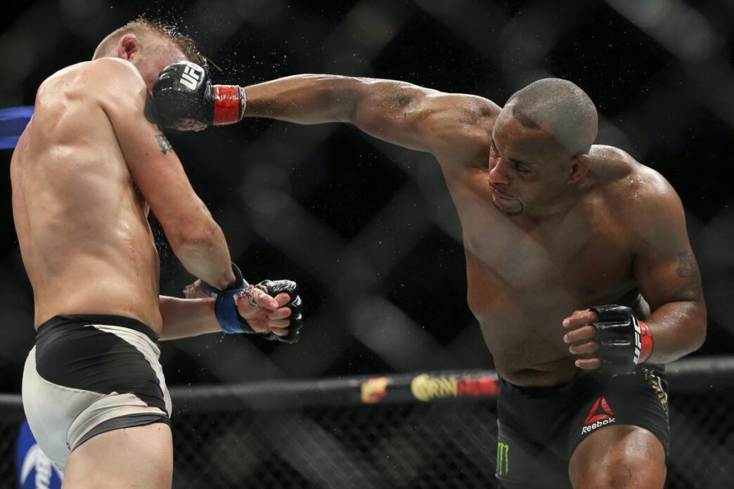 Daniel Cormier Alexander Gustafsson UFC
