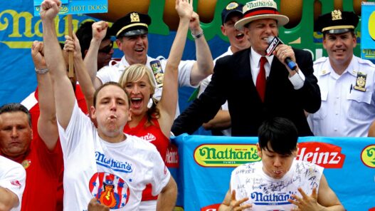 Pour la 11e fois de suite, Joey Chestnut remporte le concours de hot-dogs
