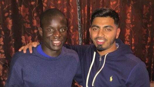 N'Golo Kanté loupe l'Eurostar, passe la soirée avec des fans