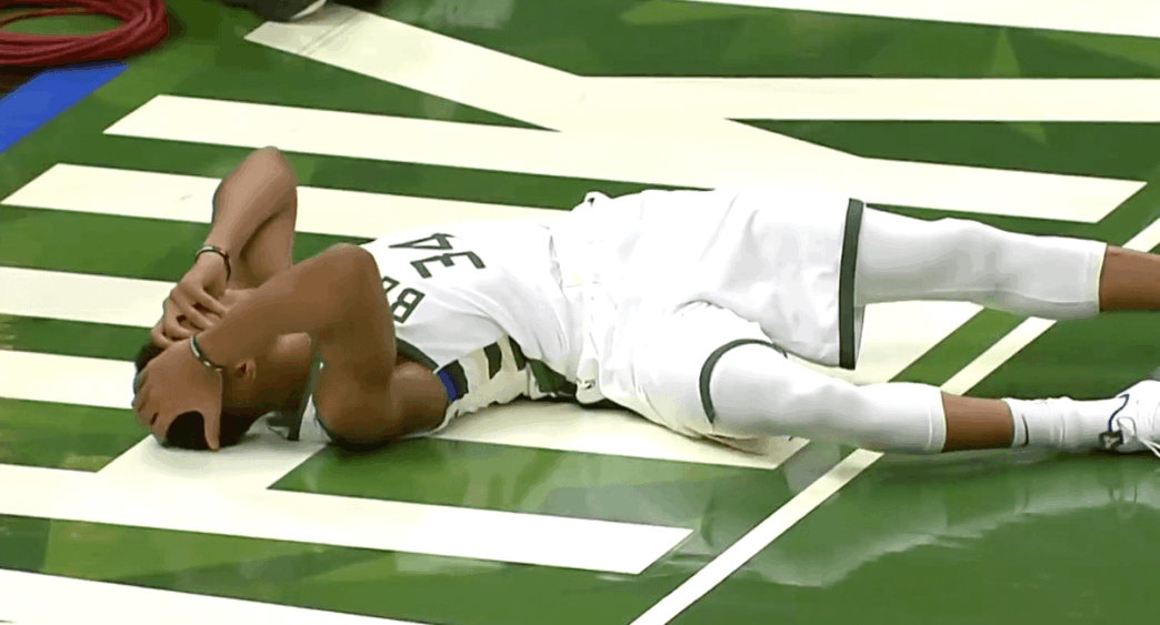 Giannis Antetokounmpo Bucks elbow