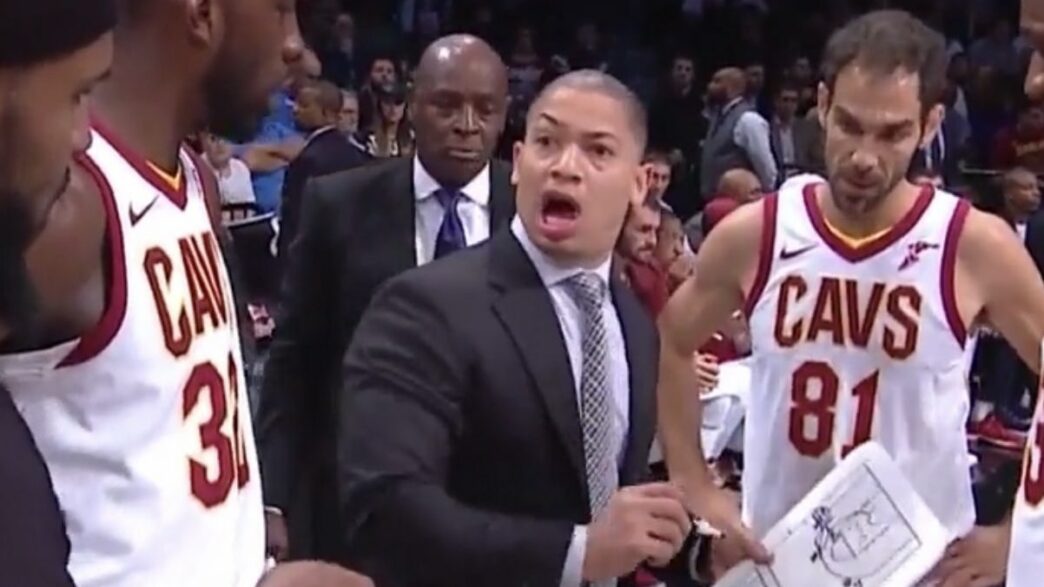 Tyronn Lue Cleveland Cavaliers