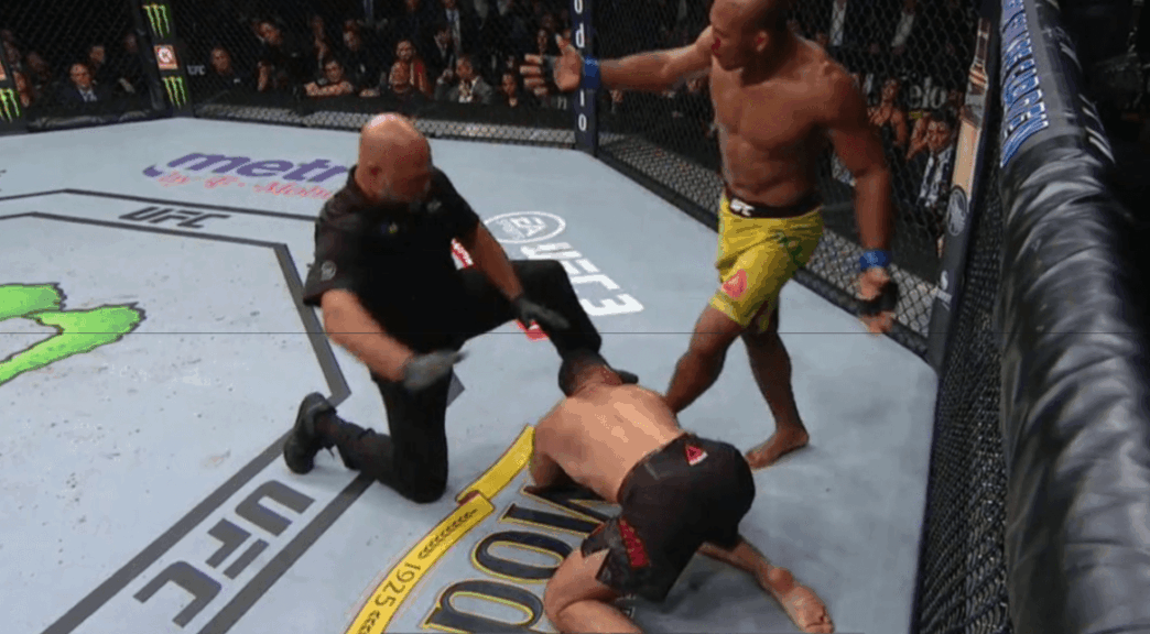 Jacaré Souza gâche la fête et finit Weidman sur un gros KO !