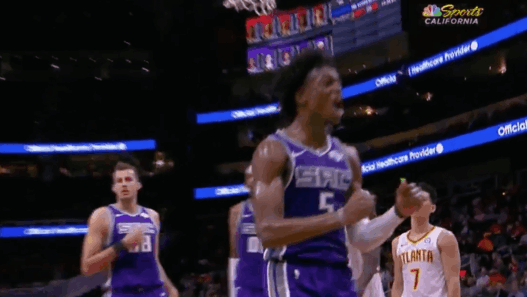 De’Aaron Fox claque un triple double historique, rejoint tranquillement LeBron James