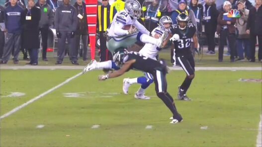 Ezekiel Elliott fait le show face aux Eagles !