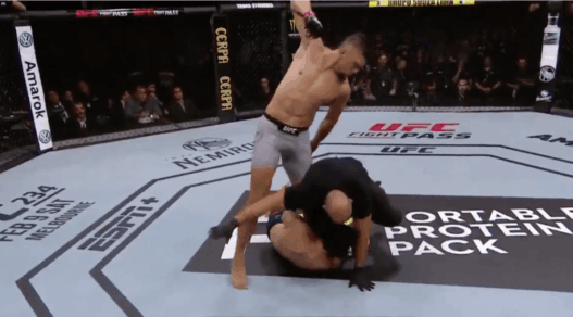 UFC Johnny Walker 15 seconds KO spinning back fist