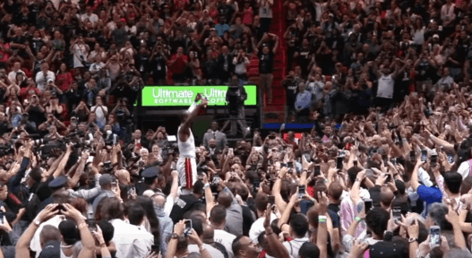 Dwyane Wade - Un dernier match à domicile, 30 points et la victoire