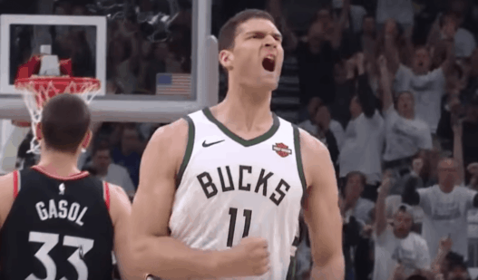 Brook Lopez Bucks Raptors