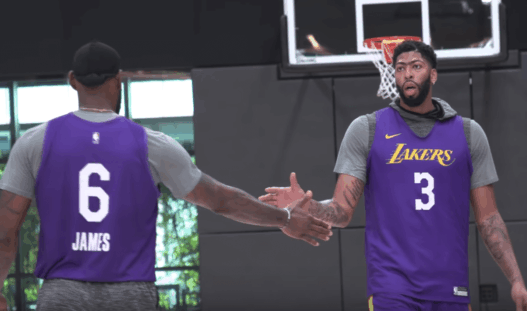 Lakers Anthony Davis LeBron James