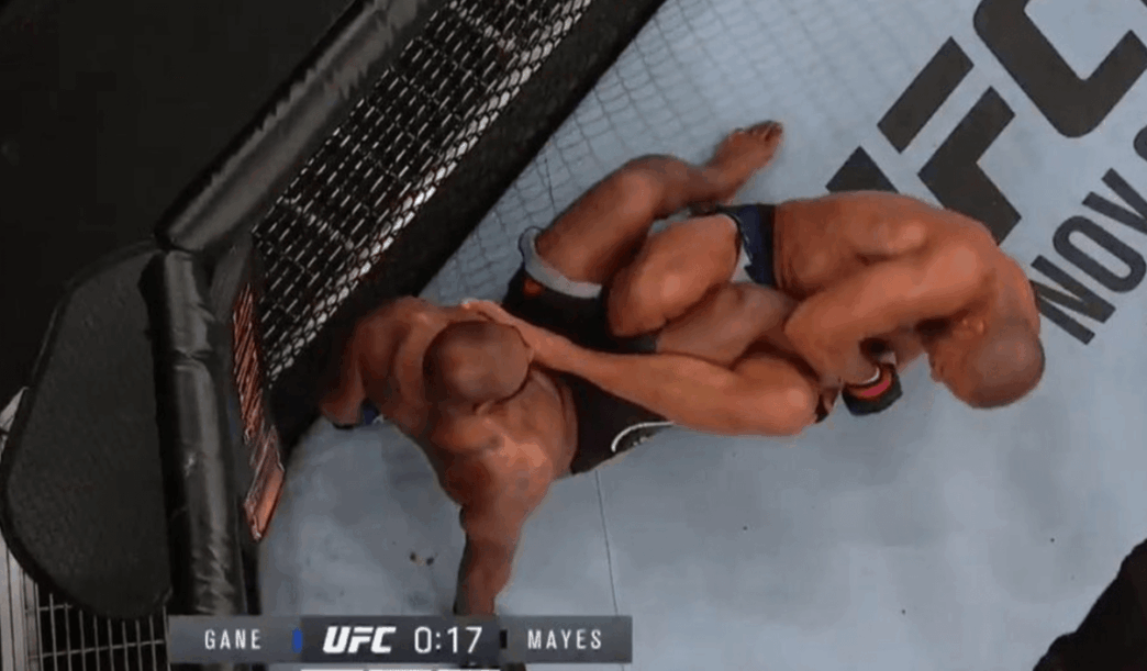 submission UFC Ciryl Gane