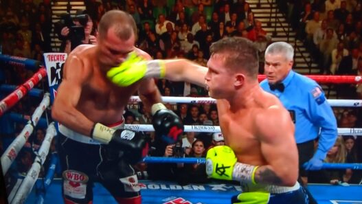 Canelo Alvarez Sergey Kovalev