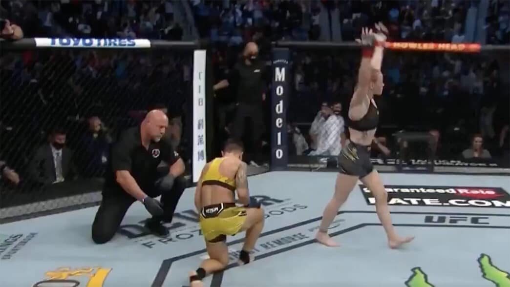 Jessica Andrade Valentina Shevchenko TKO UFC 261