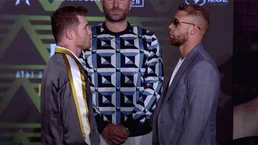 Canelo Alvarez Billy Joe Saunders face a face