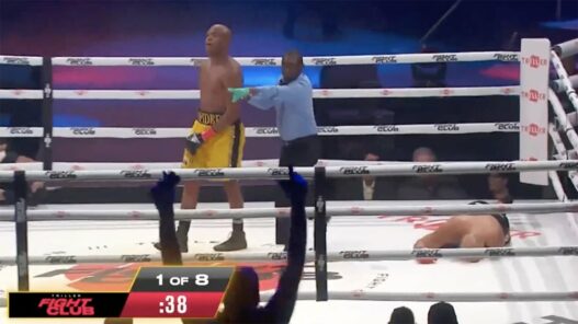 Anderson Silva KO Tito Ortiz