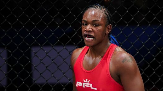 Claressa Shields s'incline pour la 1ère fois, Jake Paul la compare à Conor McGregor