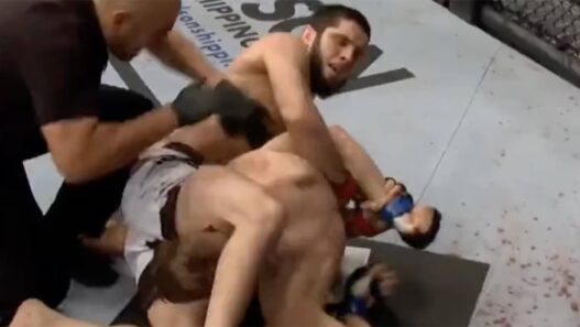 Islam Makhachev Dan Hooker soumission UFC 267