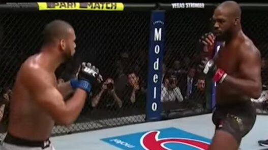 Thiago Santos sur Jon Jones