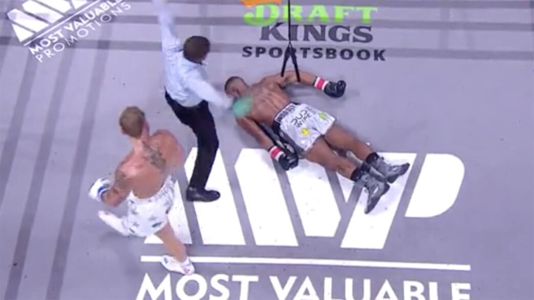 Jake Paul Tyron Woodley KO