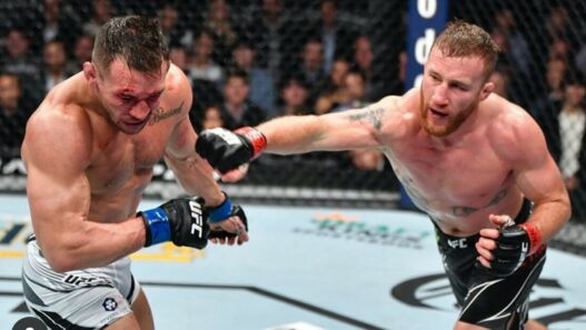 Justin Gaethje Avertit Charles Oliveira