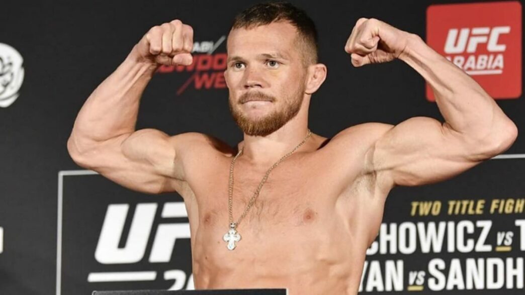 Petr Yan promet de détruire le "Petit pleurnichard" Aljamain Sterling