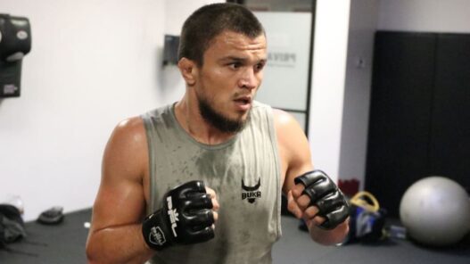 Umar Nurmagomedov, les d&eacute;buts les plus impressionnants selon Daniel Cormier