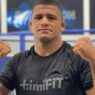 Gilbert Burns, regrette d'&ecirc;tre &eacute;vit&eacute; par "de nombreux" athl&egrave;tes