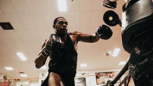 Jon Jones étudie ses futurs adversaires