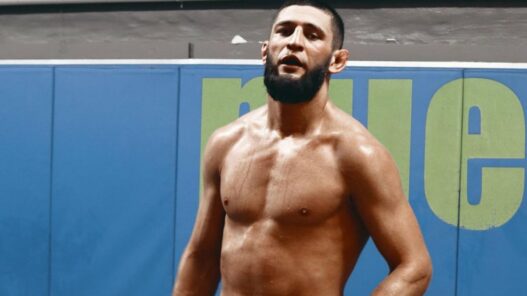 Khamzat Chimaev veut deux adversaires la m&ecirc;me soir&eacute;e !