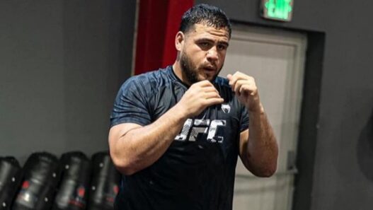 Tai Tuivasa, int&eacute;ress&eacute; par une opposition avec Derrick Lewis