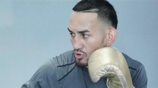 max holloway boxeur d'&eacute;lite pour teddy atlas