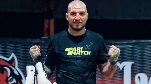 Yaroslav Amosov reste en Ukraine pour défendre son pays