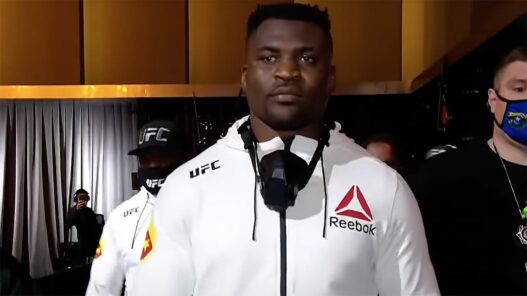 Ciryl Gane, prot&eacute;g&eacute; par l'organisation selon Francis Ngannou