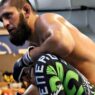 Henry Cejudo mise sur Khamzat Chimaev plut&ocirc;t qu'Israel Adesanya