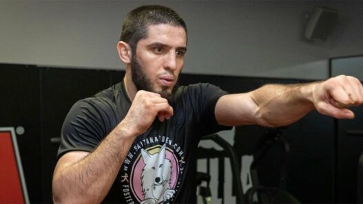 Islam Makhachev, &eacute;vit&eacute; par les autres lightweights