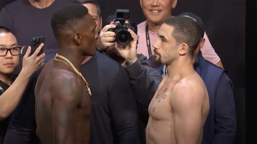 UFC 271 Israel Adesanya vs. Robert Whittaker - tous les résultats