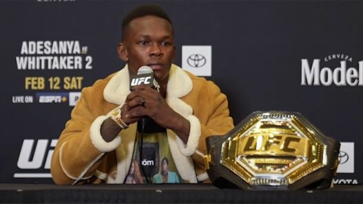 Israel Adesanya vise six défenses de titre ... En un an !