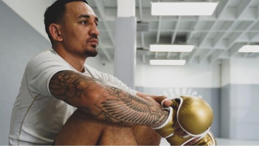 Max Holloway, rétablit et prêt à être remplaçant pour l'UFC 273