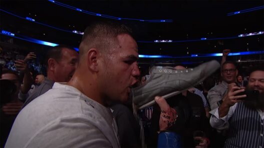 Tai Tuivasa shoey