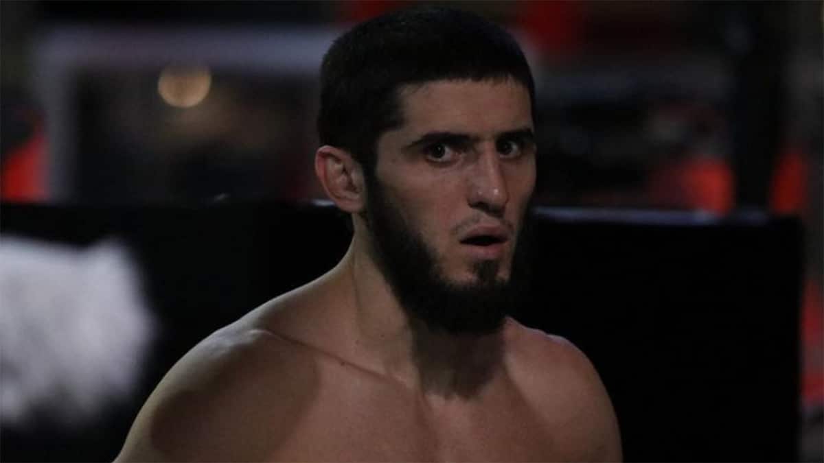 https://lasueur.com/wp-content/uploads/2022/03/Islam-Makhachev-a-refusé-Rafael-dos-Anjos_.jpg